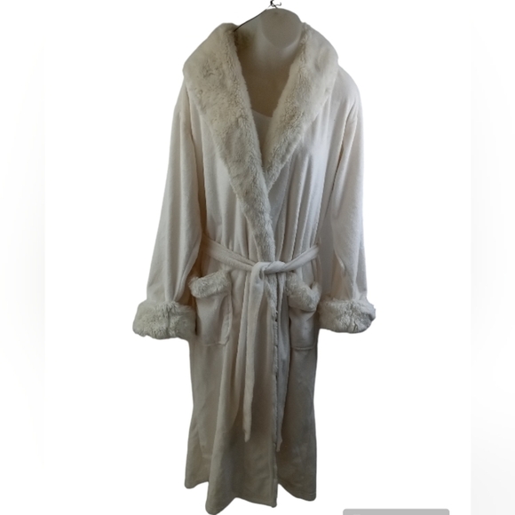 Pottery Barn Cream Faux‐Fur Tie-Belt Robe with Pockets Luxe Lounge Size Medium - Picture 2 of 8